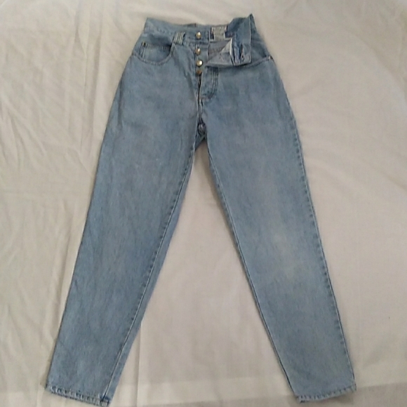 VINTAGE BHDC Button Fly High Waist Tapered Leg 'Mom' Jeans / Distressed Denim - Picture 2 of 15
